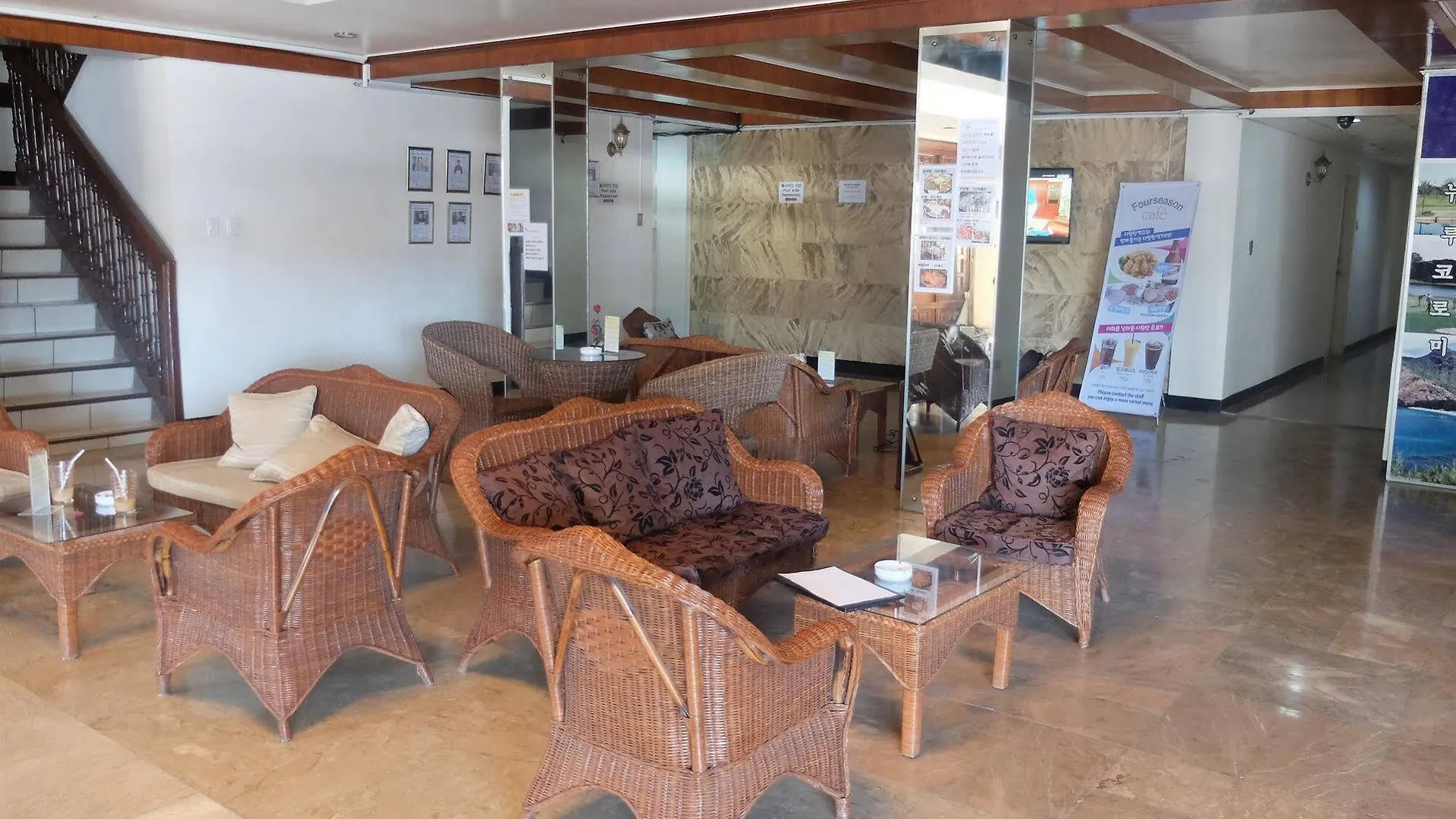 Vf Four Season Hotel Angeles